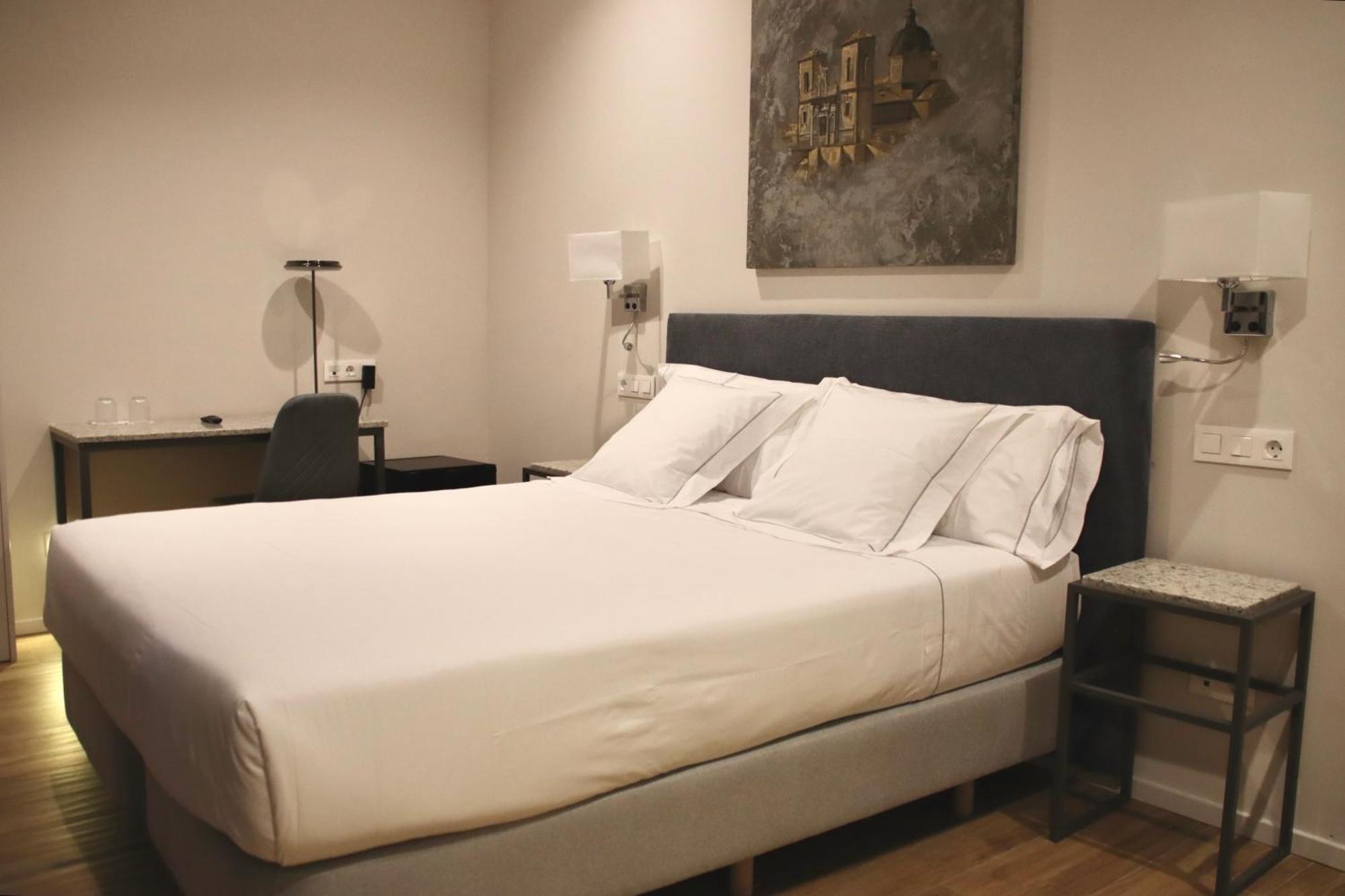 San Gines Rooms Self Check-In — Photos 3